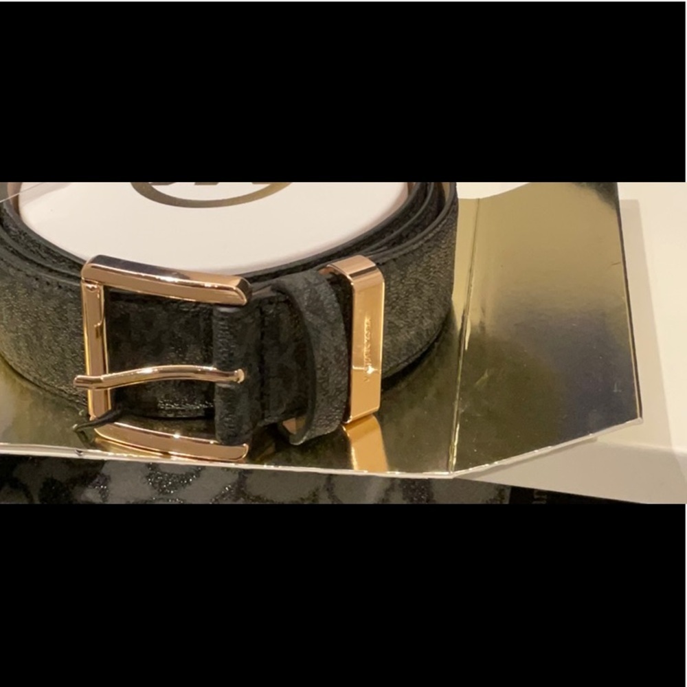 Michael Kors Women's Vegan leather Belt with gold buckle and accents. Size Large - Picture 8 of 8